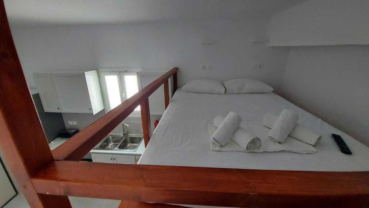 Niso Double Apartment Livadi  Exterior photo